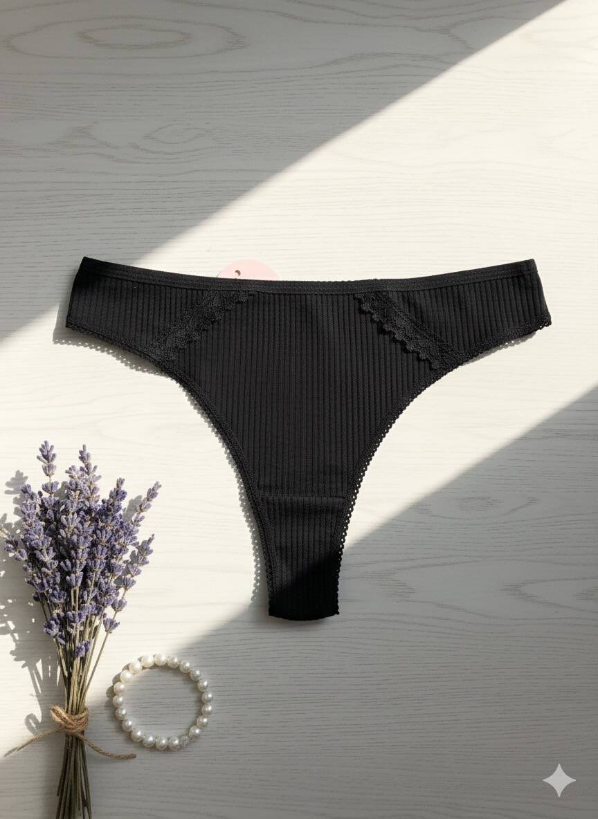 Dantel Detaylı String